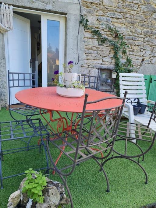 Appartement De La Laiterie Avec Petit Jardin. Eysus Ngoại thất bức ảnh