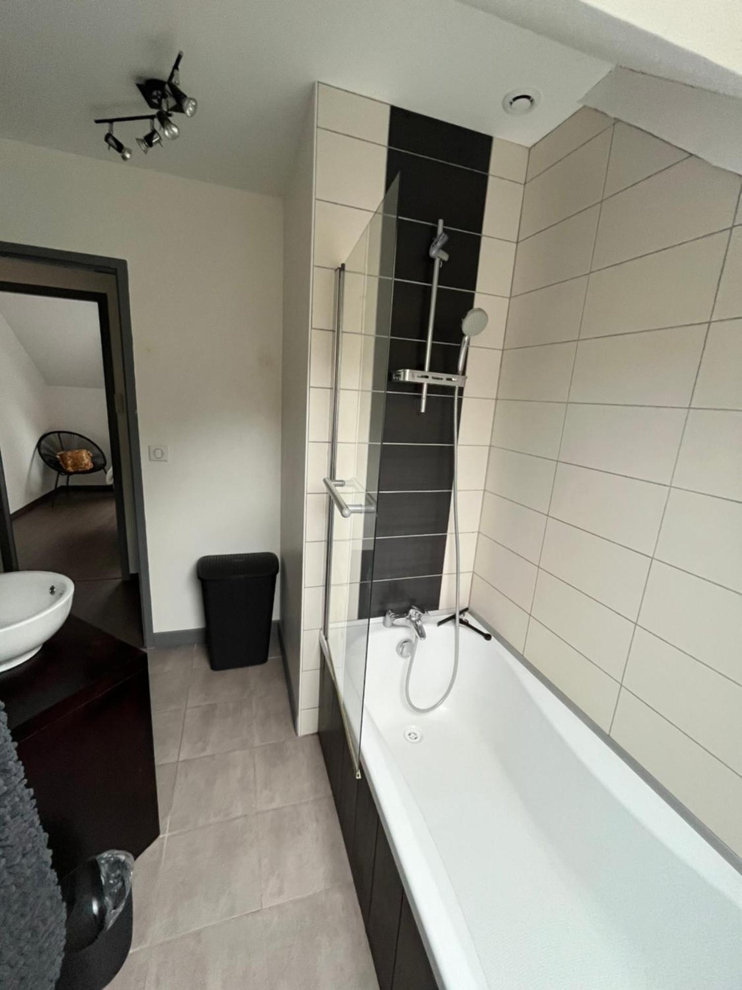 Appartement De La Laiterie Avec Petit Jardin. Eysus Ngoại thất bức ảnh